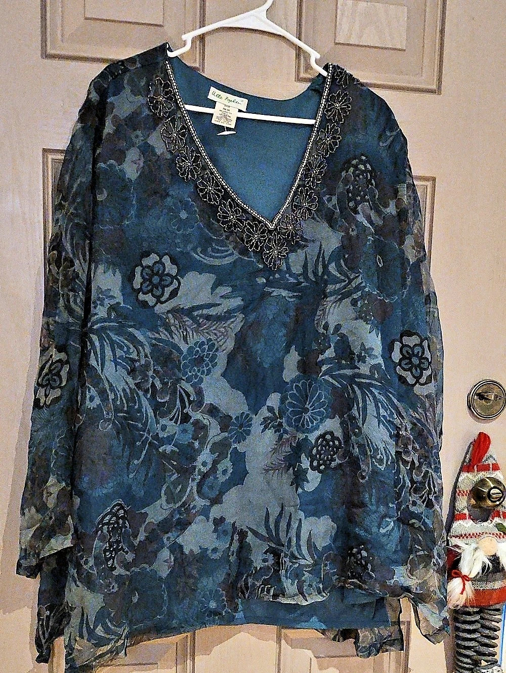 Floral V-Neck Blouse in Blue Size Medium